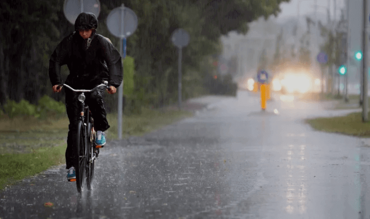 How to Ride an E-bike in the Rain