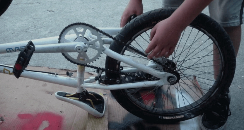 How to Tighten a Bmx Bike Chain